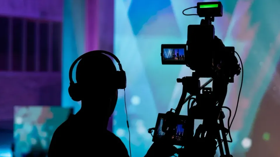 Videografi Event Sebagai Strategi Visual Efektif untuk Meningkatkan Engagement dan Koneksi Emosional Audiens Perusahaan Videografi Event Sebagai Strategi Visual Efektif untuk Meningkatkan Engagement dan Koneksi Emosional Audiens Perusahaan