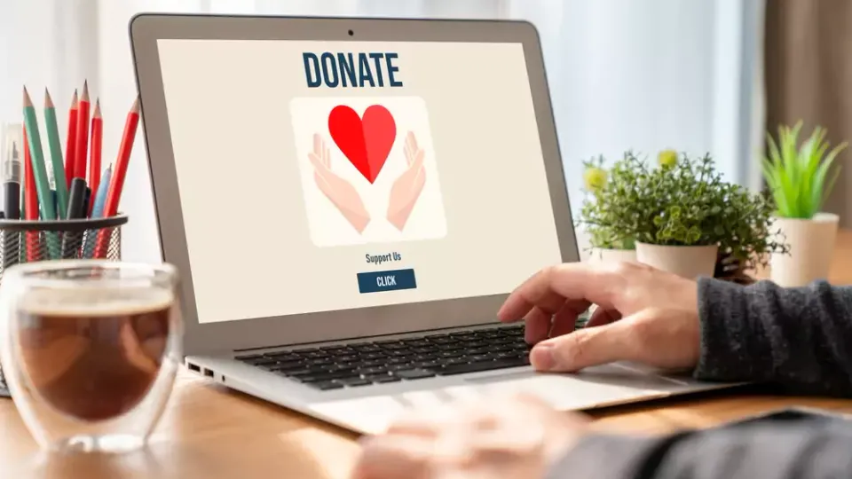 Strategi Membuat Fundraising Website yang Menarik Para Donatur