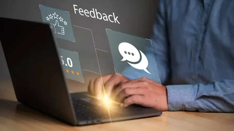 Turning Complaints into Loyalty: Strategi CX dalam Mengubah Krisis Menjadi Ekuitas Brand Turning Complaints into Loyalty: Strategi CX dalam Mengubah Krisis Menjadi Ekuitas Brand