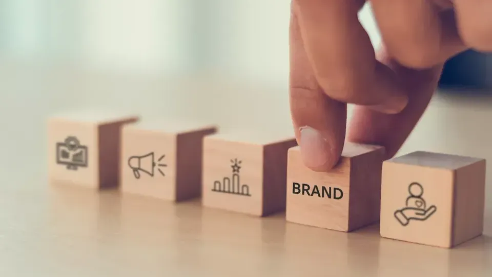 Branding dan Komunikasi Produk Inovatif di Sektor Material: Membangun Keunggulan Kompetitif melalui Konten Kreatif Branding dan Komunikasi Produk Inovatif di Sektor Material: Membangun Keunggulan Kompetitif melalui Konten Kreatif